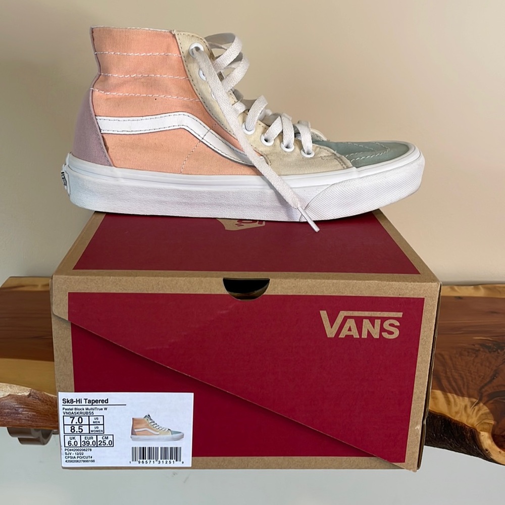 Women’s Size 8.5 Vans Sneakers